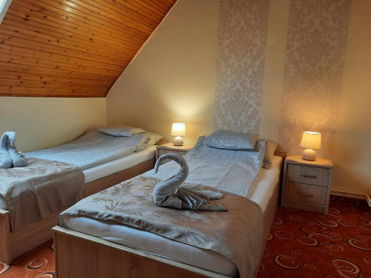 For You Apartman Gyula Exterior foto