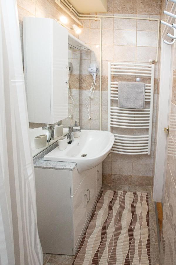 For You Apartman Gyula Exterior foto